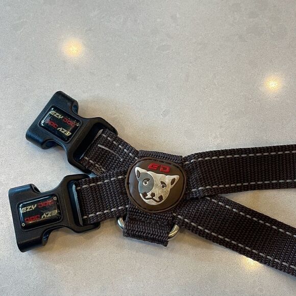 EZY dog chest harness they work really well. Slightly worn see pictures. - Picture 3 of 7